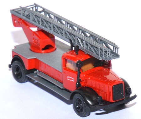 Mercedes-​​​​​Benz L 4500 Drehleiter DL 22 Feuerwehr Salzburg