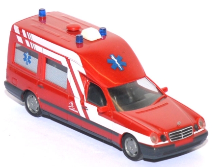 Mercedes-​Benz W 210 Binz Ambulance Luxembourg rot