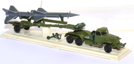 ZIL 157 Transportfahrzeug für Boden-​​Luft-​Rakete DWINA Militär
