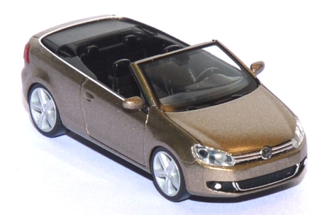 VW Golf 6 Cabriolet gold