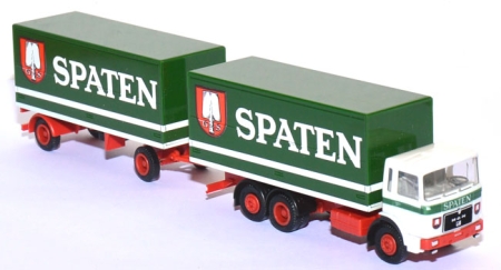 MAN F8 Getränkekoffer-​Lastzug Spaten