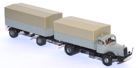 Mercedes-​​​Benz L 4500 Pritschen-​​​Lastzug grau