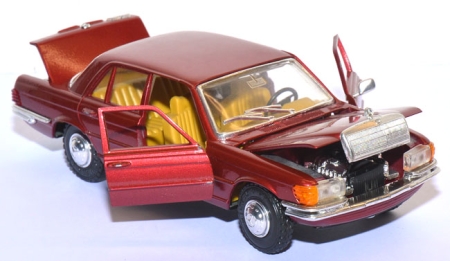 Mercedes-Benz 450 SE 1:24