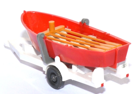 Ruderboot auf Anhänger rot