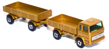 01 + 02 Mercedes-Benz Truck + Trailer