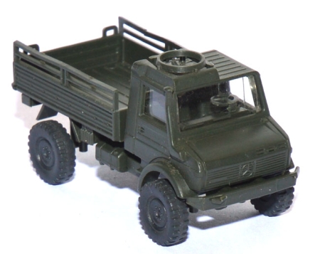 Mercedes-​Benz Unimog U 1700 Militär grün
