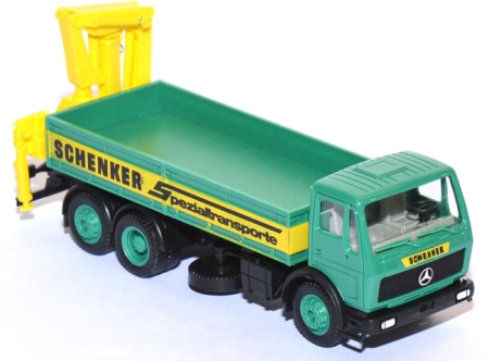 Mercedes-​Benz NG 2228 Pritschen-​LKW mit Ladekran Schenker Spezialtransporte grün