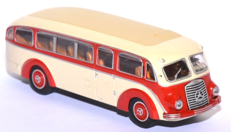 Mercedes-Benz LO 3500 Stromlinienbus hellelfenbein
