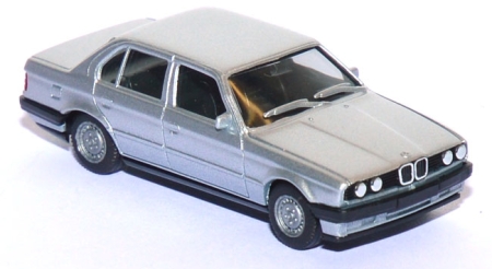 BMW 325i 4türig silbermetallic