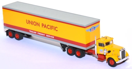 Peterbilt 281 Koffersattelzug Union Pacific