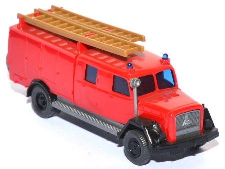 Magirus Saturn Löschwagen Feuerwehr rot