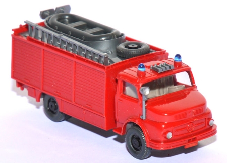 Mercedes-​​​​​Benz L 1413 Rüstwagen mit Boot Feuerwehr