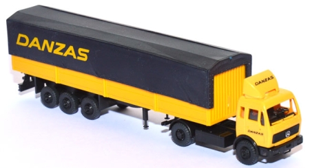 Mercedes-​Benz 1217 LS/36 Pritschensattelzug DANZAS