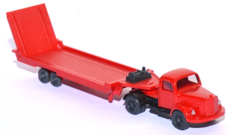 Mercedes-​Benz L 3500 Tiefladesattelzug rot