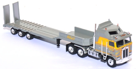 Kennworth K 100 Aerodyne Tiefladesattelzug Friderici