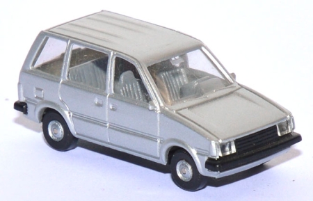 Nissan Prairie Van silber