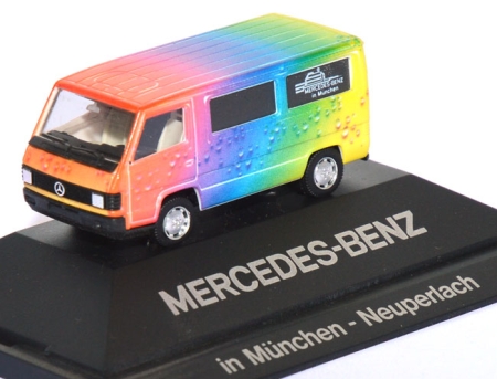 Mercedes-​​Benz 100 D Bus - Der Tropfen / Regenbogen Neuperlach
