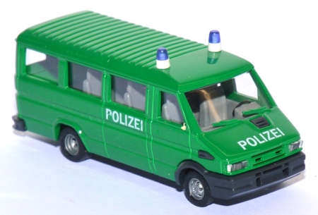 Iveco Daily Bus Polizei grün