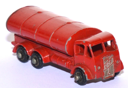 11A E.R.F. Road Petrol Tanker rot