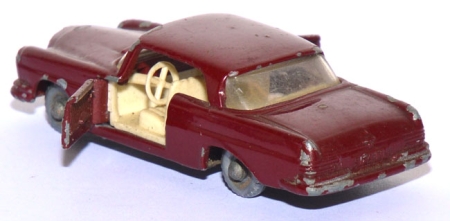 53B Mercedes-​Benz 220 SE rotbraun