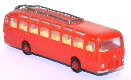 Pegaso 408 Reisebus mit Dachgepäckträger rot