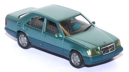 Mercedes-​​Benz E 320 berüllmetallic