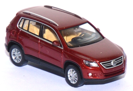 VW Tiguan wild cherry-metallic