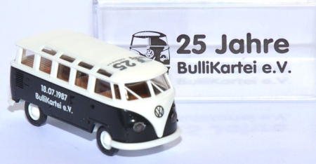 VW T1 Samba Panoramabus schwarz