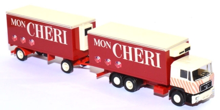 MAN F90 Kühlkoffer-​Lastzug Mon Chéri