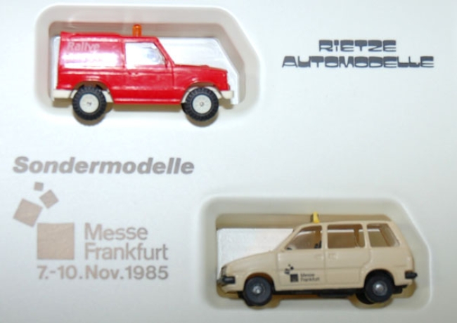 Mitsubishi Pajero Rallye Service und Nissan Prairie Taxi