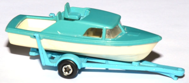 09A Boat and Trailer hellblau