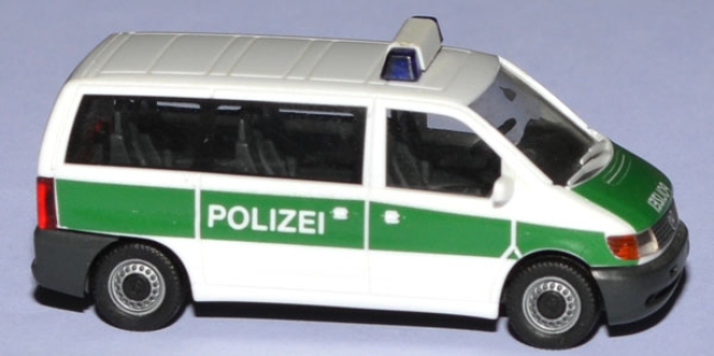 Mercedes-Benz Vito Bus Polizei grün