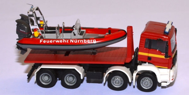 MAN TGA WLF mit Schlauchboot Feuerwehr Nürnberg