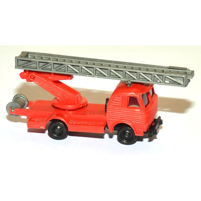 Pegaso Feuerwehr Drehleiter rot