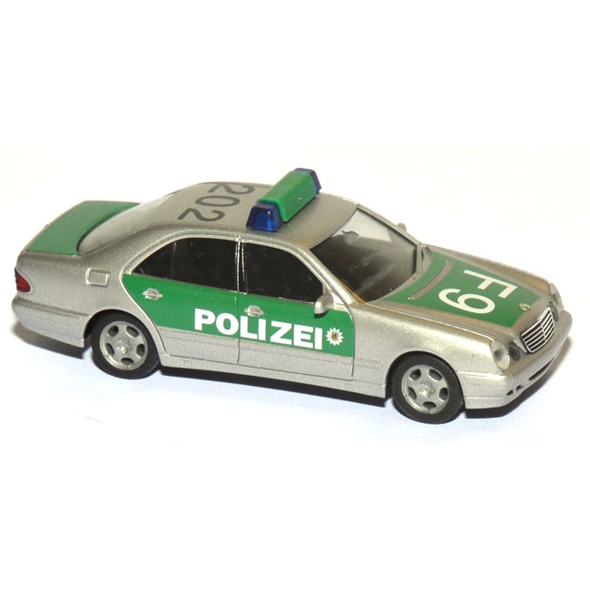 Mercedes-Benz E-Klasse Polizei Baden-Württemberg grün