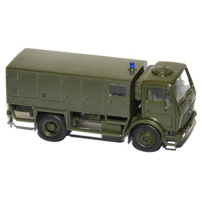 Mercedes-Benz NG 1017 TLF 2400 Feuerwehr Bundeswehr Militär