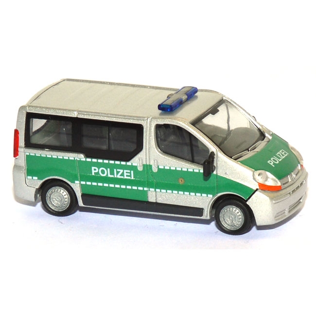 Renault Trafic Bus Polizei Berlin grün