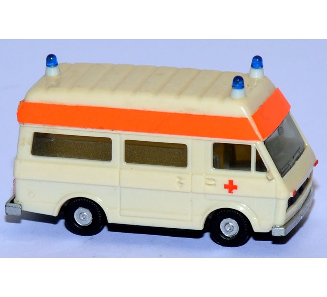 VW LT Bus Hochdach Rotes Kreuz creme