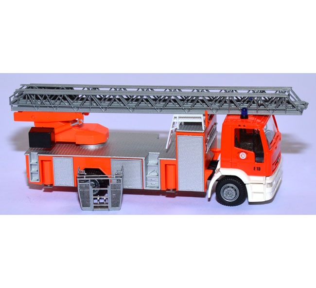 Iveco EuroTech DLK Feuerwehr Belgien Brandweer Brüssel leuchtrot