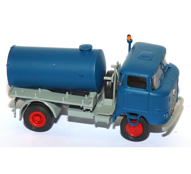 IFA W50 LKW Tankwagen blau