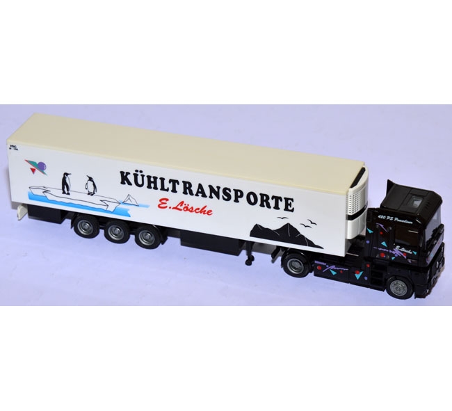 Renault AE 500 Magnum Kühlkoffersattelzug Löschke schwarz