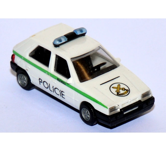 Skoda Favorit Policie Polizei CZ weiß