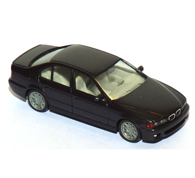 BMW 5er Limousine dunkelviolett