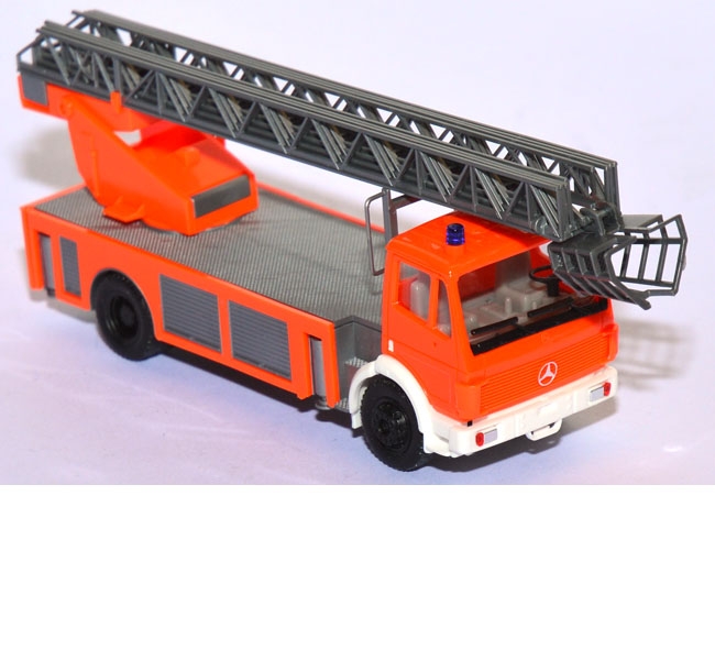 Mercedes-Benz SK96 DLK 23-12 Drehleiter Feuerwehr tagesleuchtrot