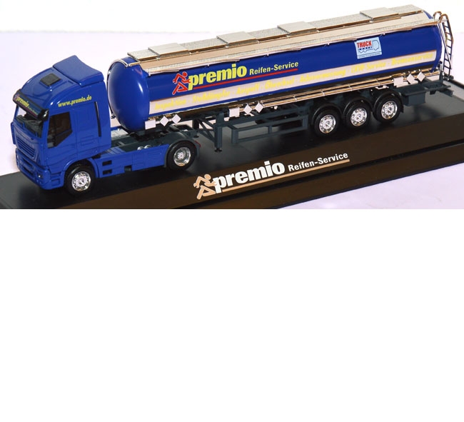 Iveco Stralis Chromtank-Sattelzug Premio blau