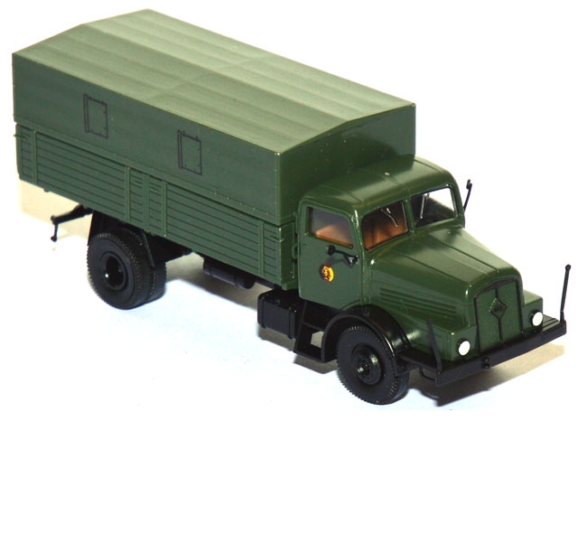 IFA H6 Pritschen-LKW NVA grün