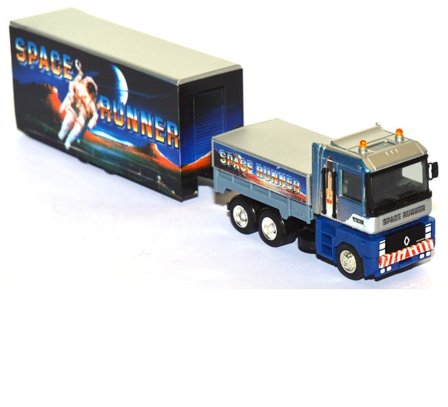 Renault AE 500 Magnum Schaustellerlastzug Space Runner