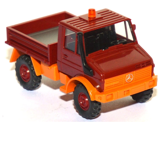 Mercedes-Benz Unimog U 1700 rubinrot