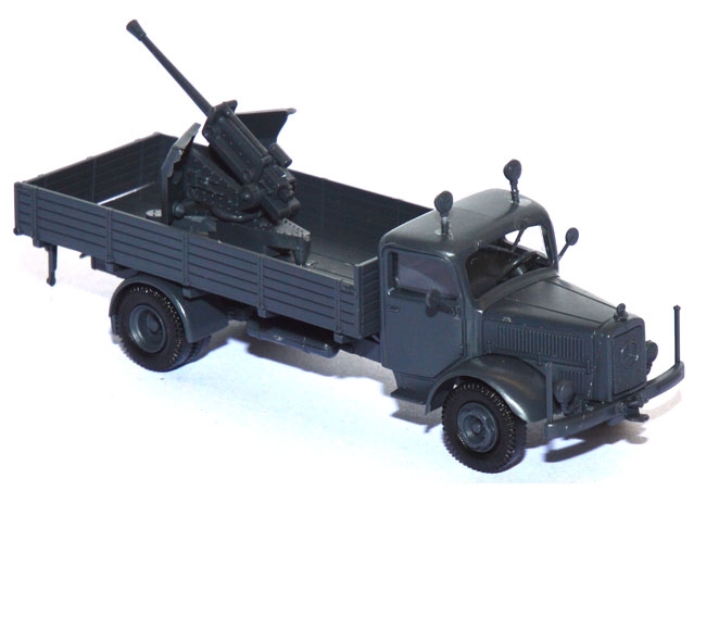 Mercedes-Benz 4500 Pritschen-LKW mit 3,7 cm Flak grau