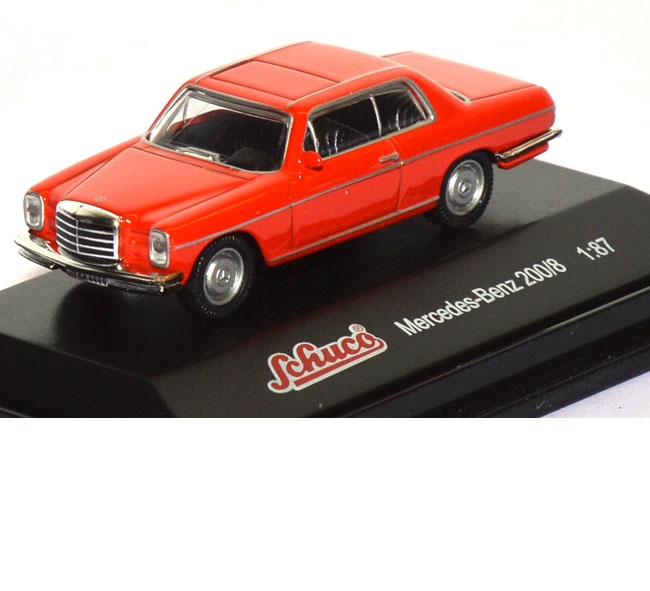 Mercedes-Benz 200/8 rot